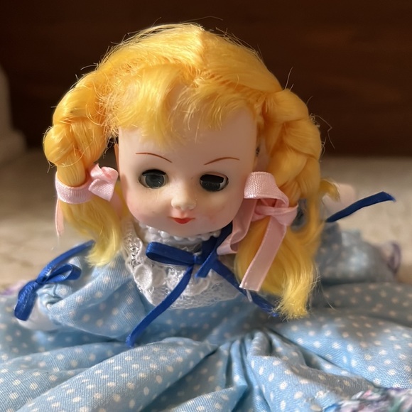 Two Simple Country Pleasures Dolls - Picture 2 of 10